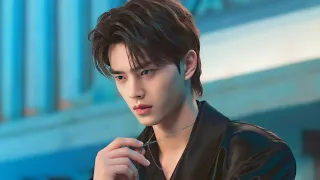 شاب مغرور مفيش بنت قدرت توقعه فحبها بيقابل بنت بتجبره يتجوزها ويشتغل خدام عندها ويحميها ملخص مسلسل 