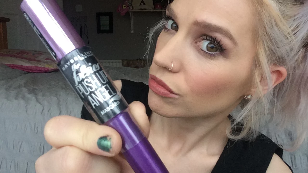 MASCARA BATTLE !!! Maybelline Magnum Big Shot VS Maybelline Push Up Drama || #girlstalk eps. 07. 