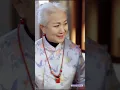 美女总裁花2000一天租穷保安假扮男友回家！岂料穿着穷酸的他竟医武双绝，随手一针就治好了爷爷的绝症，女总裁深夜爬床献身！