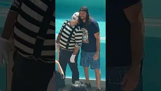 Tickles At The End I Think So Tom The Mime SeaWorld Seaworldmime Funny Viralvideo Comedy 
