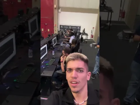 JOGADOR DE LOL APANHADO A JOGAR !
