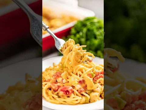 Cheesy Chicken Spaghetti #spaghetti #dinner #cooking #chickendinner #chicken