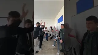 لا تخاف من يلي عندو شعرة او شعرتين خاف من الأصلع اشتراك اكسبلور لايك 