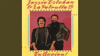 un hombre busca una mujer