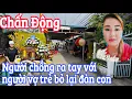 Download Lagu Chồng ra tay người vợ ra đi để lại đàn con trong căn nhà ngập nước