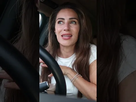 VLOG IN A MINUTE | Lydia Millen
