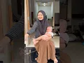 Download Lagu Bayi kucing ingin minum susu #shorts