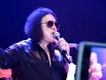 Front Row - Gene Simmons - You're Gonna Lose That Girl (Beatles Cover "HELP!" 1965) Chicago 2017