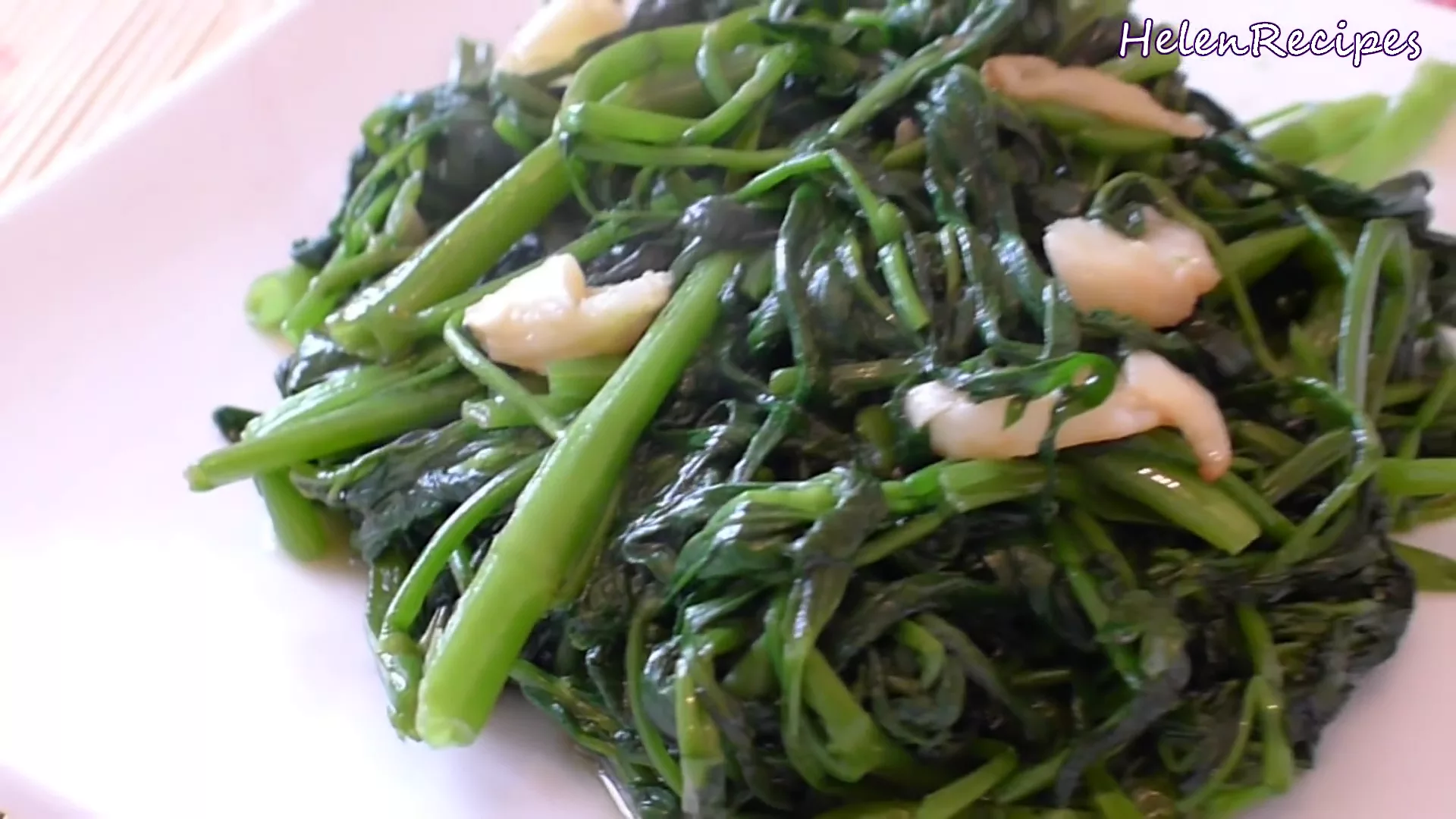 Stir-fried Water Spinach with Garlic (Rau Muong Xao Toi)   Helen