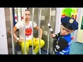 Download Lagu Vlad and mama play at the game center for children