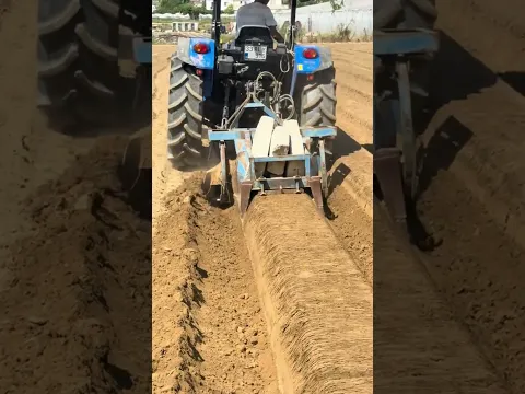 Begini Traktor Pembuat Bedeng Modern