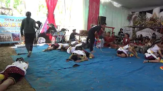 live kuda lumping kesurupan