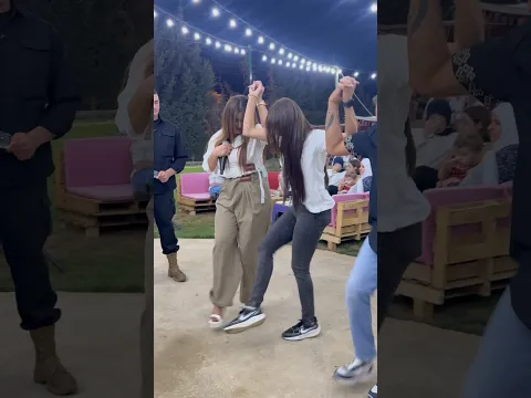 دبكة الفنانة سمر السواس 😳والقائدة ام الجود يا لطيف dabke lebanon