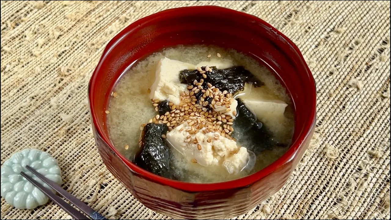 Miso Soup with Broken Tofu and Nori Roasted Seaweed - Japanese Cooking 101