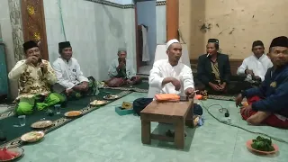 ada pembagian uang dari pak lurah di acara sholawat an