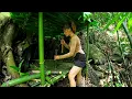Download Lagu Solo Survival in the Tropical Jungle | Building a Rain \u0026 Sun Shelter with Bamboo