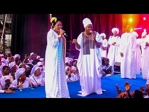 Download MP3 TOPE ALABI FEATURES SOLA ALLYSON AGAIN AT LULI CONCERT 2023, LC7, 2 LEGENDS MAGNIFIES GOD TOGETHER..