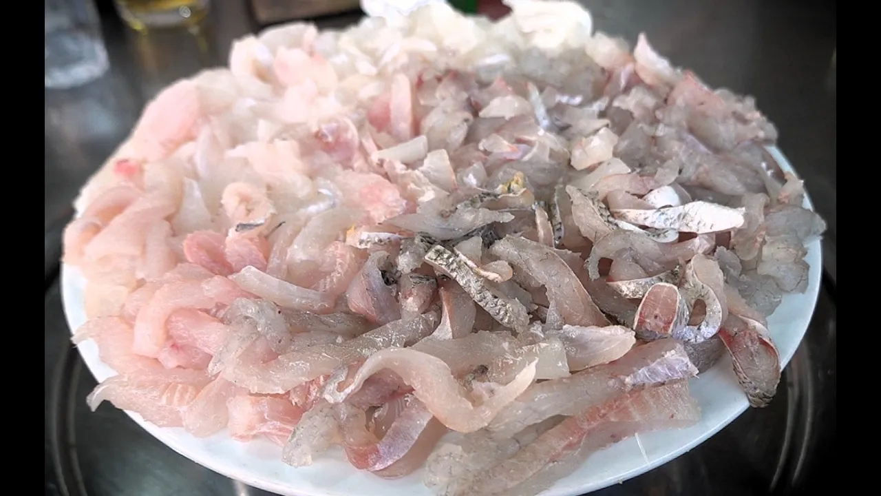 (함안) 산마을 오일장에서 만난 엄청난 자연산 모듬회! 영상 썸네일
