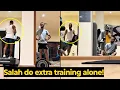 Lagu Een persoon was verrast om Mo Salah in de sportschool te zien, terwijl hij alleen trainde na een ...