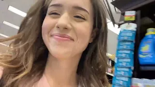 Pokimane - baking a cake for no reason 20190830