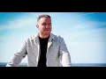 Download Lagu Donny van der Roest - En Dan Komt Ze Binnen 2.0 (officiële videoclip)