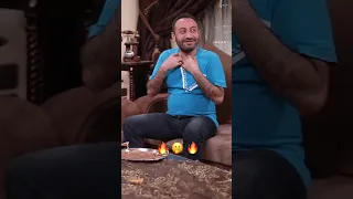 كمشته عم يخونها مع جارتها 