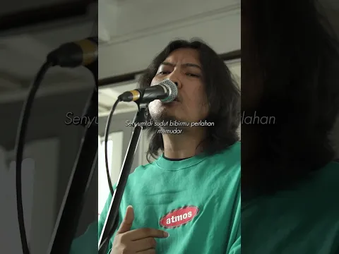senyum di sudut bibirmu perlahan memudar | GME - Secepat Mungkin | Di Gema Loka