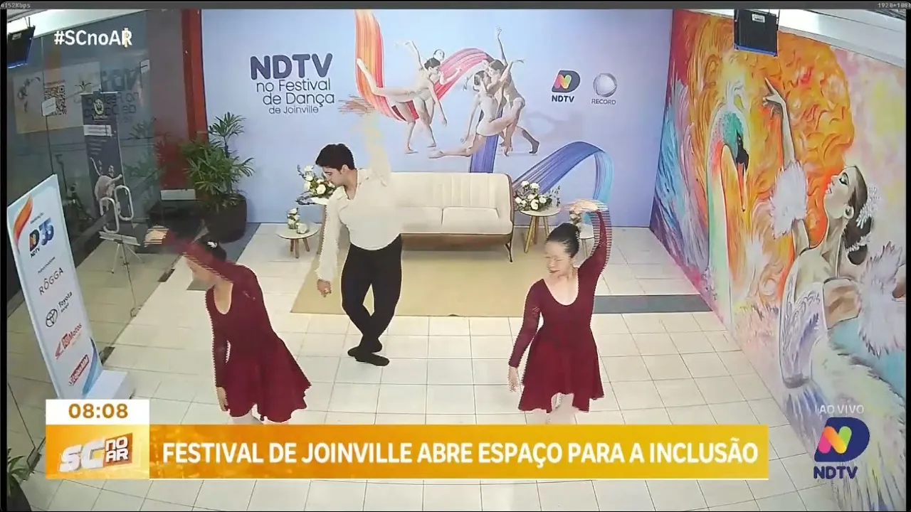 Festival de Joinville celebra a inclusão com grupo de bailarinos com deficiência visual