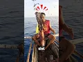 Lagu 😱 Nelayan Ini Kena Semprot Cumi-Cumi di Wajah! Kamu Harus Lihat Ini! #shorts