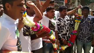 yajamana film fans craze in hubali yajamana response dboss darshan thugoodeepa