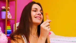 Brushing Teeth with the Toy Dolls | A Happy Morning Story