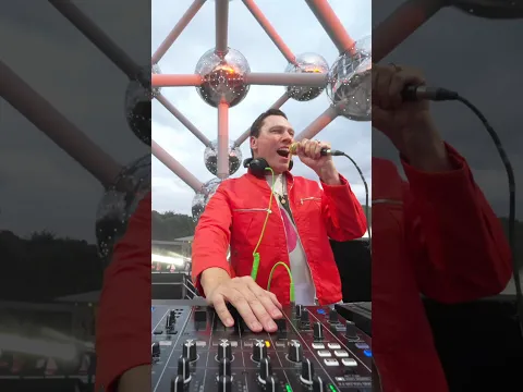 Creamfields this weekend. Who’s ready to bring the energy?!