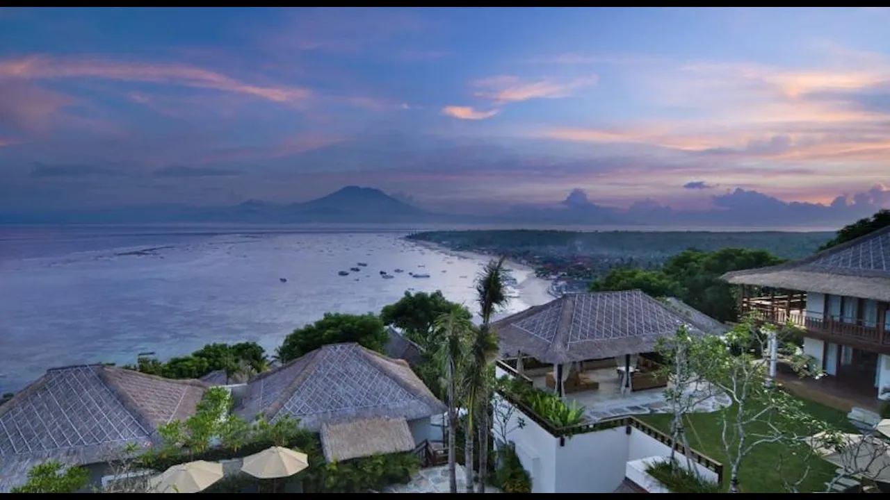 Batu Karang Lembongan Resort & Spa. More information: https://hotelkdm.com/post/review-batu-karang-l. 