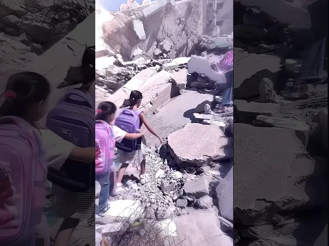 Gaza berduka anak anak tetap berjuang meraih pendidikan di tengah reruntuhan #shorts #freepalestine