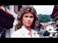 She Chose The Wrong Bikini For Beach And It s A Feast For Your Eyeballs Kate Jackson