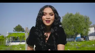 انت ملكي ومكتوبه ليك   من بكري نعشق فيك حسدونا وبغاوني نخطيك    دندنها