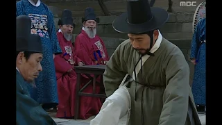 역대 사극 시청률 1위 허준 The Legendary Doctor Hur Jun 과장에서 제일 먼저 답안을 내고 나가는 허준 