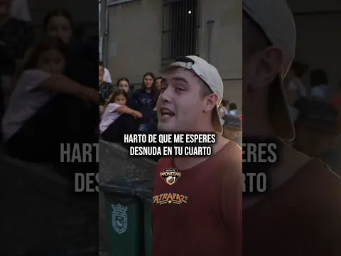 La camarera me mira 😎🔥