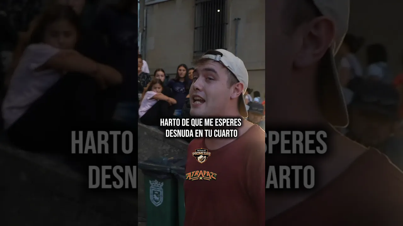 La camarera me mira 😎🔥