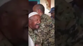 المواطن حماد عبدالله حماد بلقاء البرهان انابة عن الشعب السوداني يتصدر مواقع التواصل 