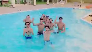 سامر المدني خلصانه معاكو بشياكه لايف كليب العيد في حمام السباحه دندنها