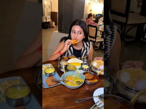 ফ্রিতে খাবার খেতে গিয়ে যখন ফেসে যাই 😭#viralvideos #akhikiduniya #trendingshorts #funnyshorts #comedy