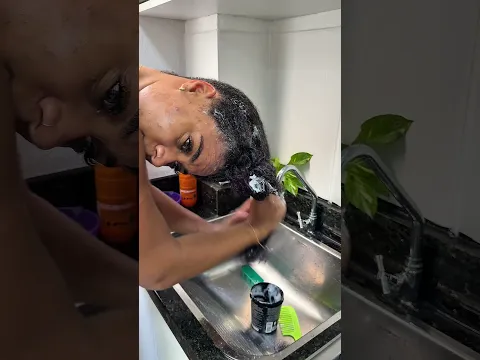 Rotina capilar nos cachos pós praia