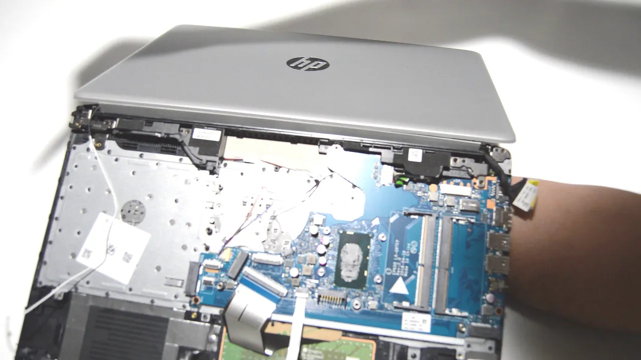 How to replace laptop screen / Fixing LCD on HP 15 Notebook PC. 