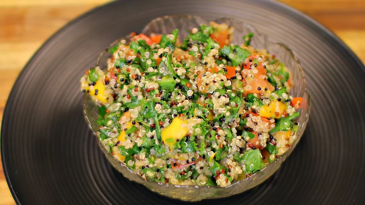 Vegan Quinoa and Mango Salad - quinoa recipes - healthy vegan diet side dishes - kale salad dinner
