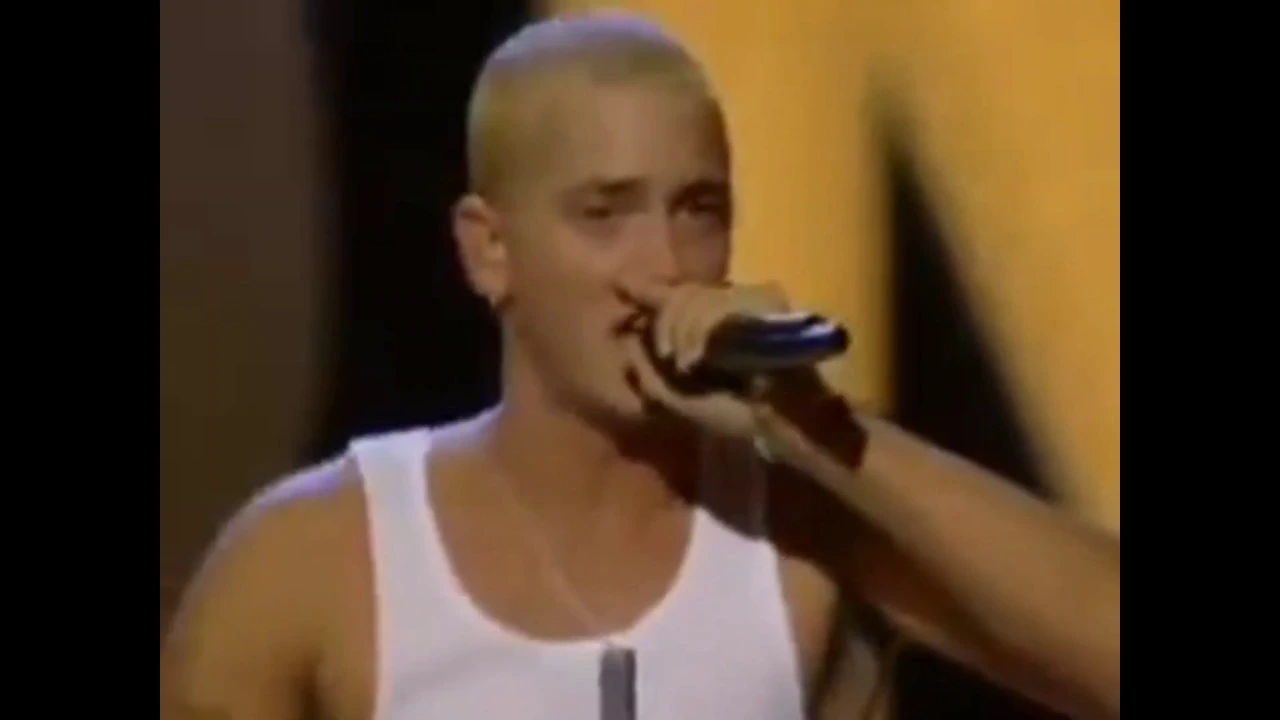 Eminem - The Real Slim Shady - Live At MTV Music Award 2001 Eminem - The Real Slim Shady - Live At MTV Music Award 2001