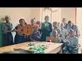 Download Lagu De voetstappen van Feliya: met vallen en opstaan