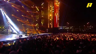 حمو بيكا يغني شمس المجرة بمشاركة شاكوش على المسرح 