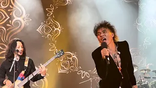 kaka slank zakia konser emas 50th godbless bersama tohpati orkestra