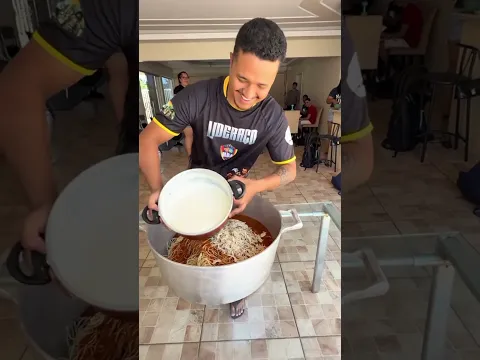 essa trend do macarrão mais engraçada kkkkk #shorts #short #humor #memes